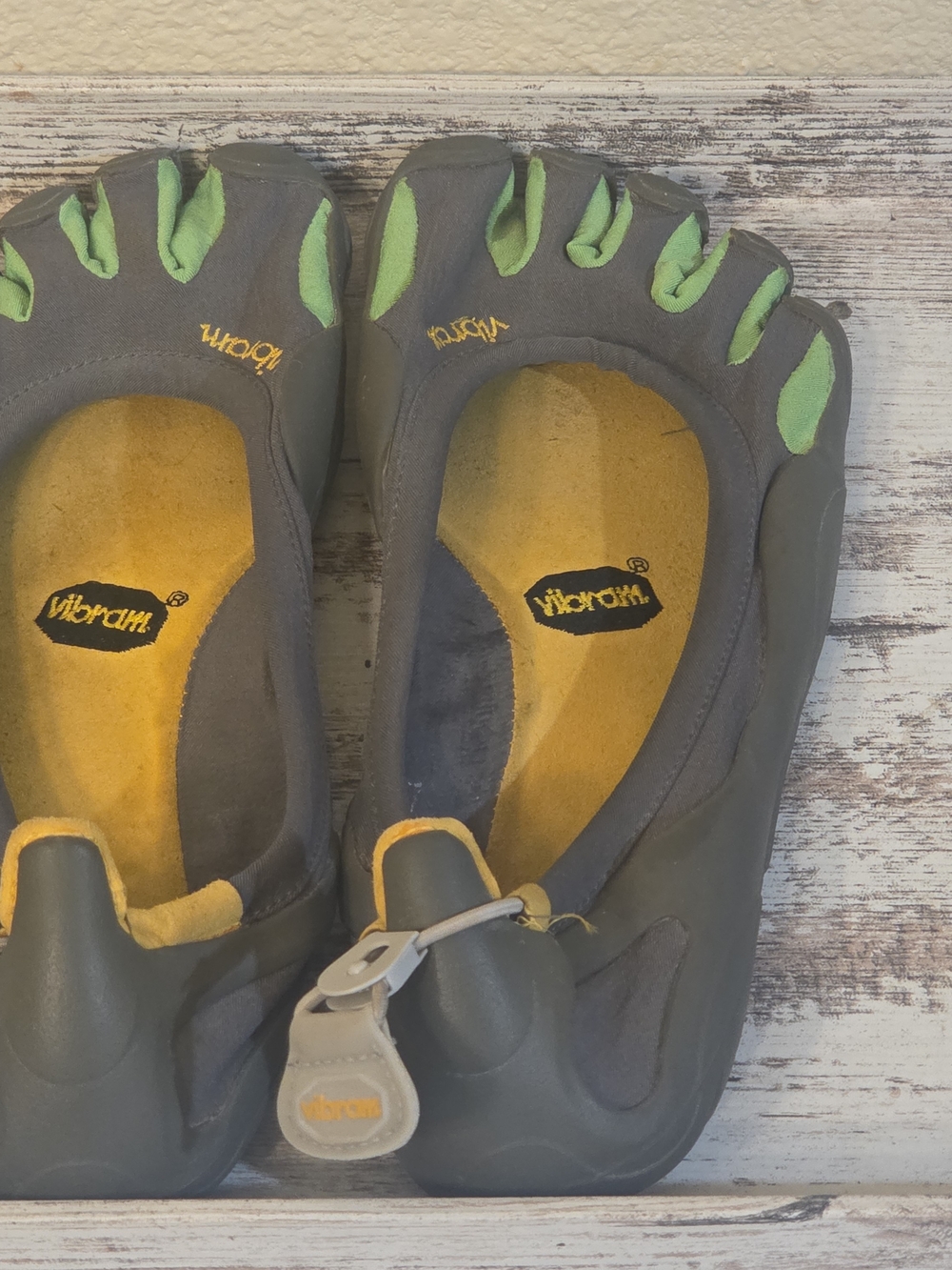 Vibram Five-Toe Barefoot Shoes Size US10